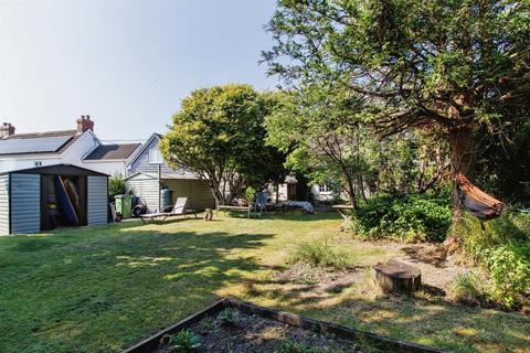 undefined, Velator, Braunton EX33