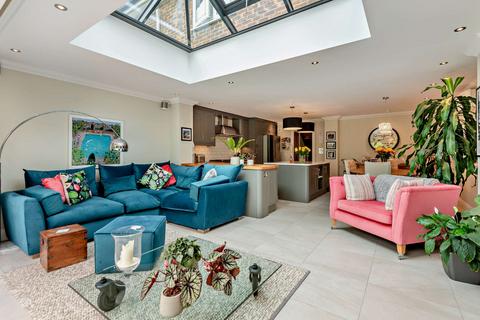 34 Chaucer Close, Windsor, SL4 3ER