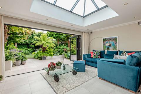 34 Chaucer Close, Windsor, SL4 3ER