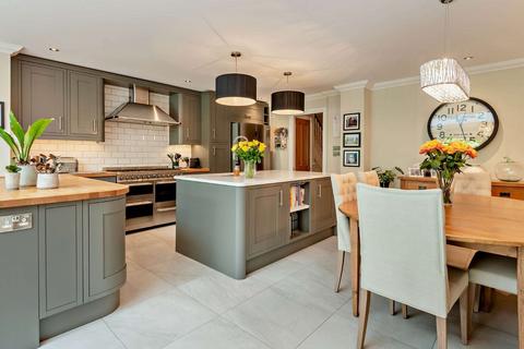 34 Chaucer Close, Windsor, SL4 3ER