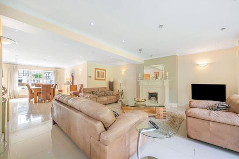 4 bedroom detached house for sale, Heathfield Road, Hertfordshire WD23