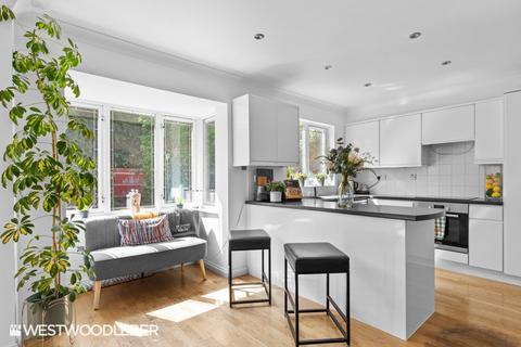 4 bedroom detached house for sale, Pulham Avenue, Broxbourne EN10
