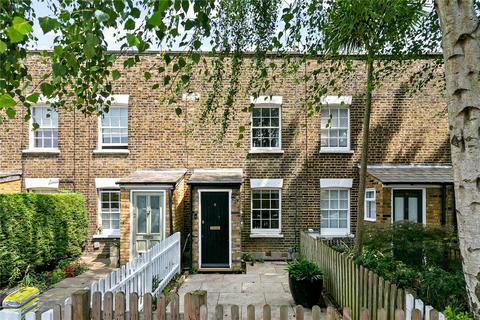 2 bedroom cottage for sale, Blackmores Grove, Teddington