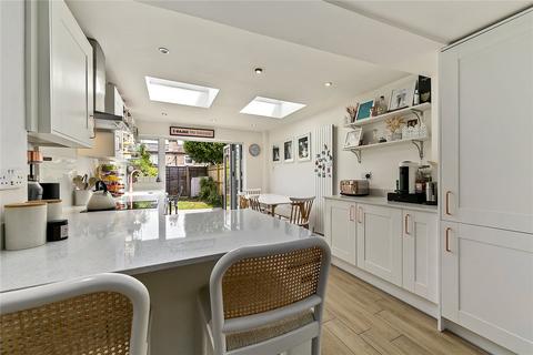2 bedroom cottage for sale, Blackmores Grove, Teddington