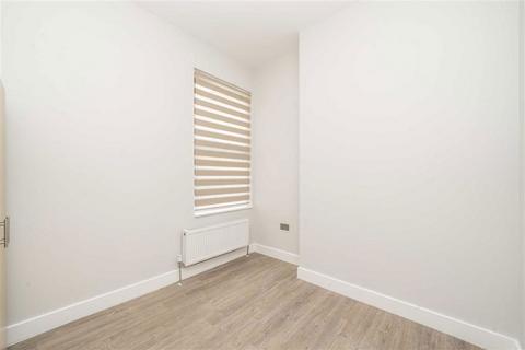 2 bedroom flat for sale, Shakespeare Road, London SE24