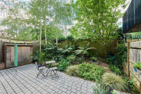 1 bedroom flat for sale, Milkwood Road, London SE24