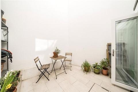 4 bedroom terraced house for sale, Flaxman Road, London SE5