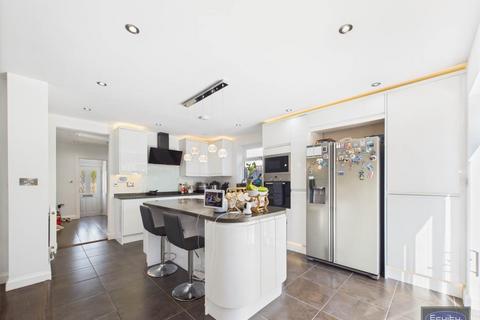4 bedroom detached house to rent, Red House Lane, Bexleyheath, Kent