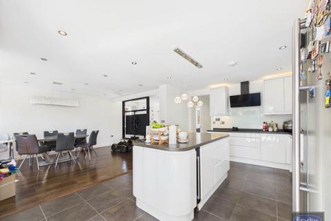 4 bedroom detached house to rent, Red House Lane, Bexleyheath, Kent