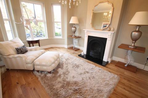 undefined, Hawthorn Road, Hale