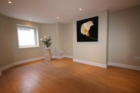 undefined, Hawthorn Road, Hale