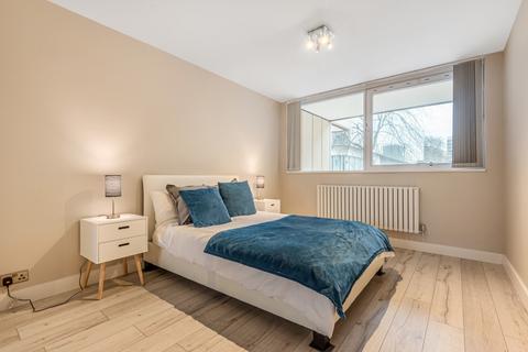 1 bedroom flat to rent, Upper Ground, Waterloo, London, SE1