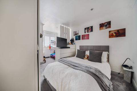 Flat 2, Redwood House, 30 Thornton Road, Thornton Heath, CR7 6BA