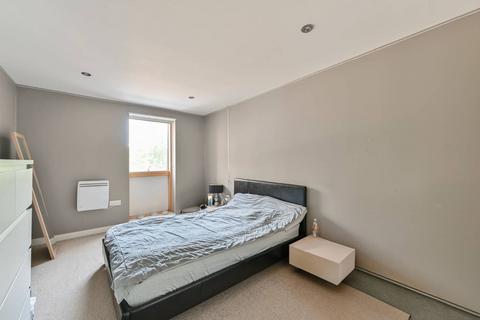 1 bedroom flat for sale, Reed House, Durnsford Road, Earlsfield, London, SW19