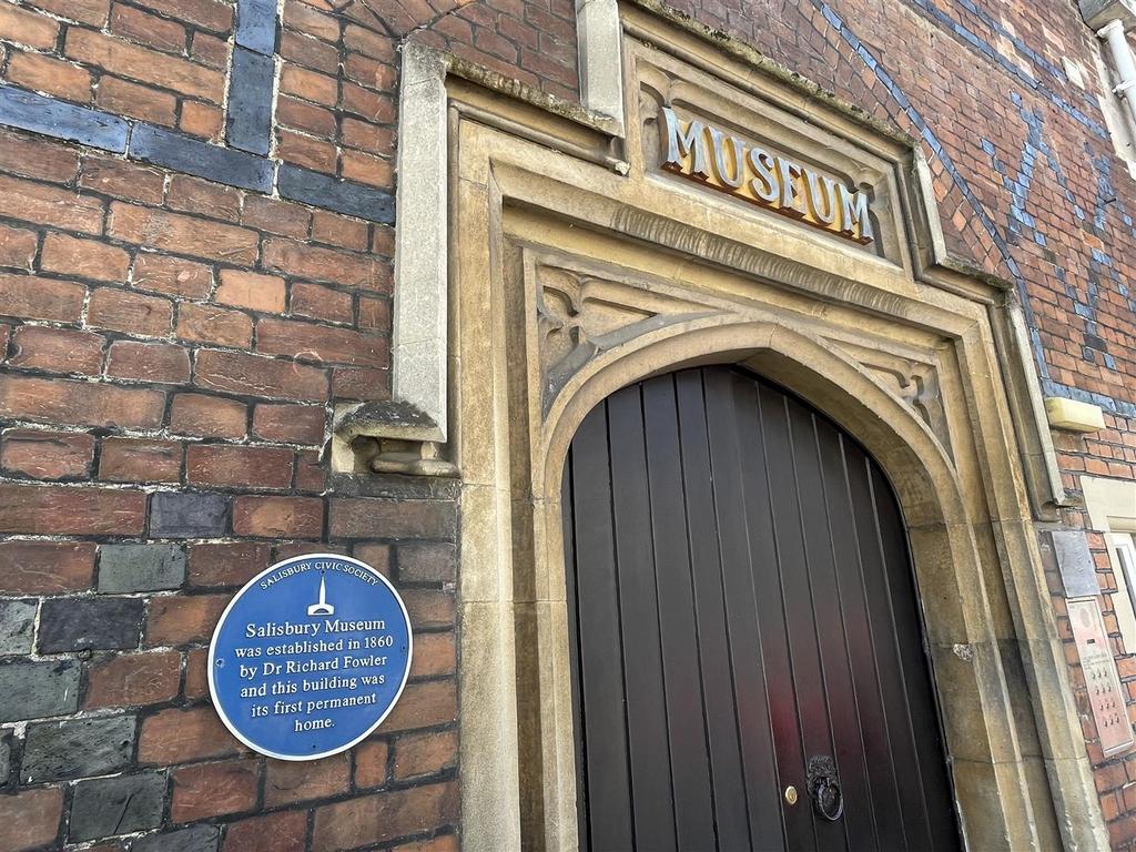 Plaque.JPG
