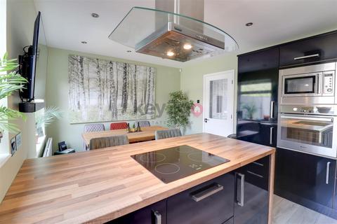 14 Brecon Close, Sothall, Sheffield, S20 2DZ