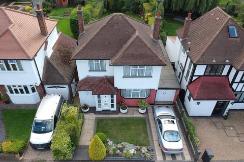3 bedroom detached house for sale, Dacre Gardens, Chigwell IG7
