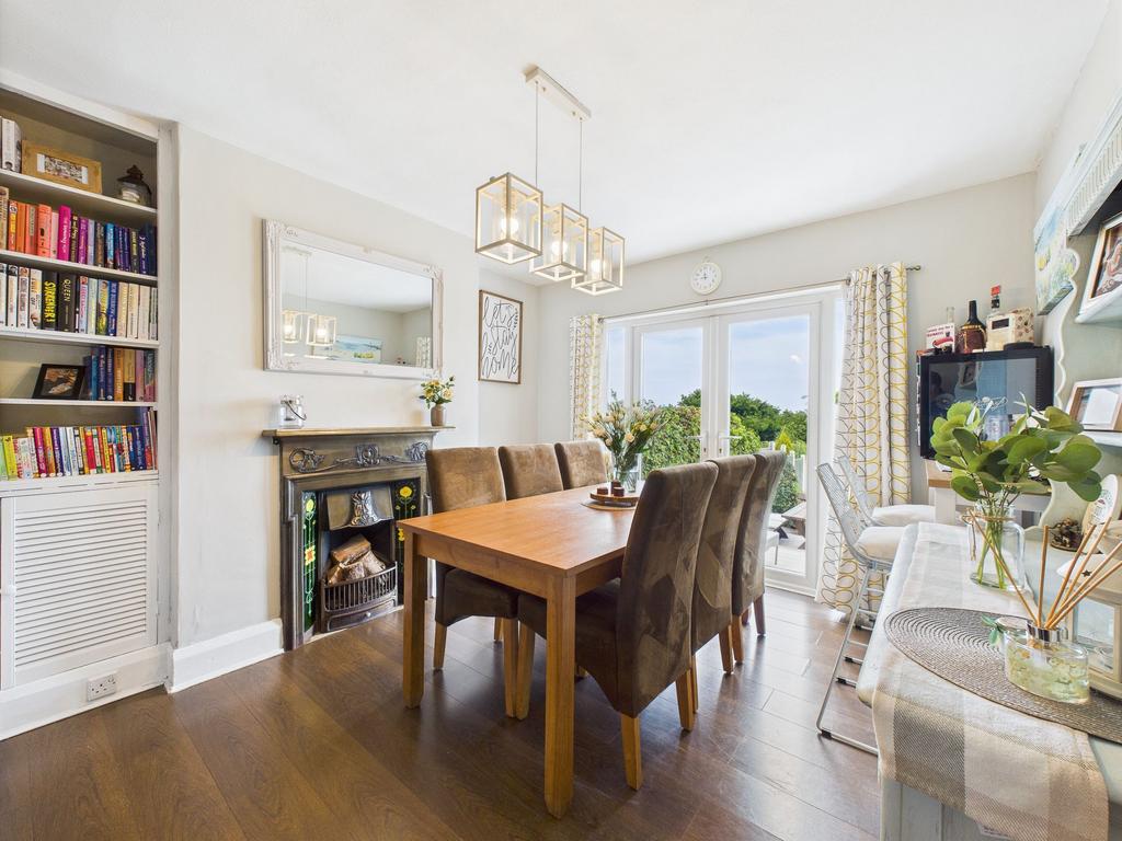 Lounge/Dining Room