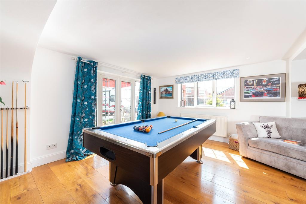 Sitting/Family Room