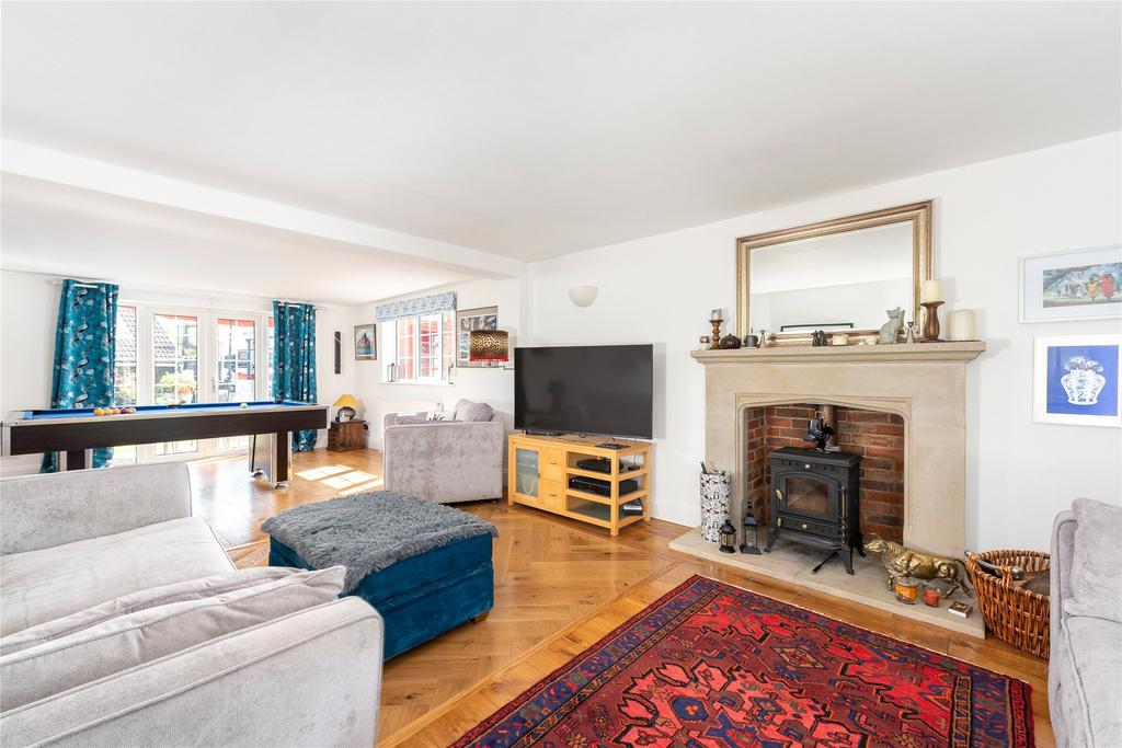 Sitting/Family Room