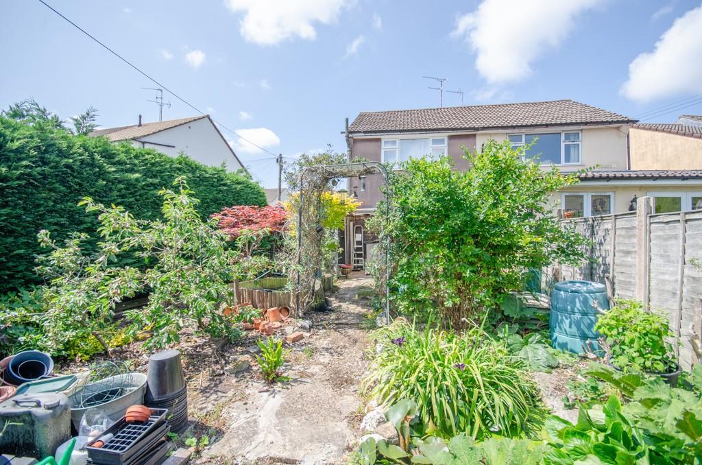 Rear garden pic 2.jpg