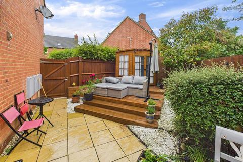 6 Barton Close, Innsworth, Gloucester, GL3 1FA
