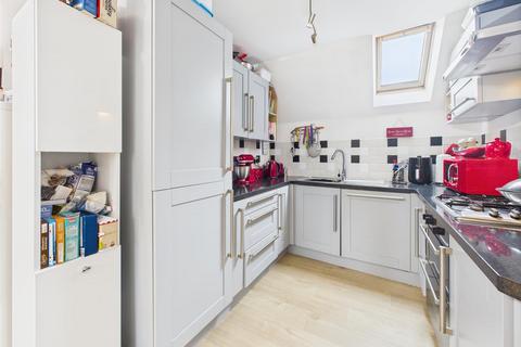 6 Barton Close, Innsworth, Gloucester, GL3 1FA