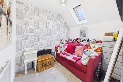 6 Barton Close, Innsworth, Gloucester, GL3 1FA