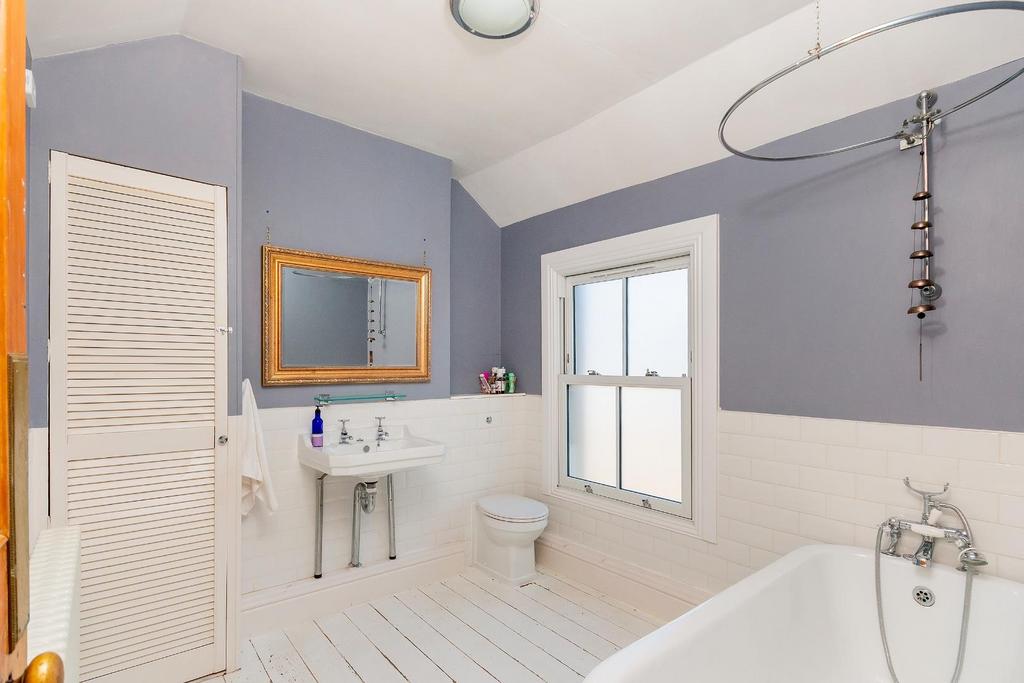 2 O1 RSG - Bathroom C.jpg