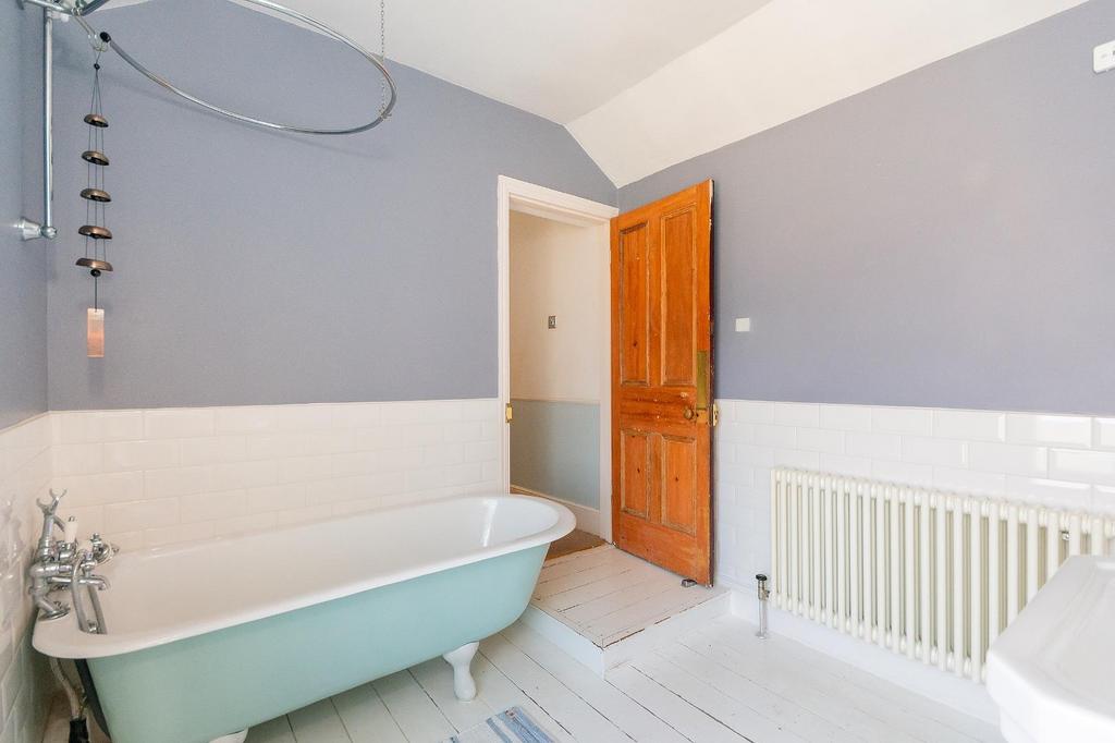 2 O1 RSG - Bathroom A.jpg