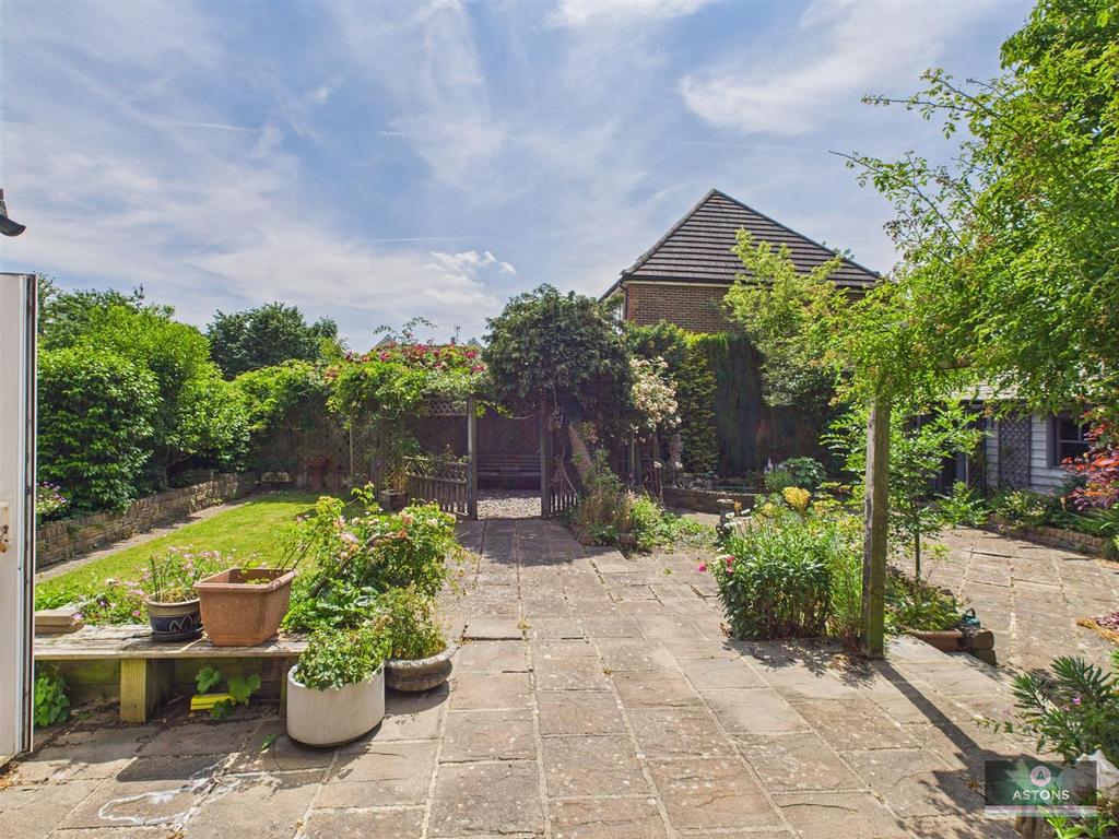 CAM02202 G0-PR0634-STILL012.jpg