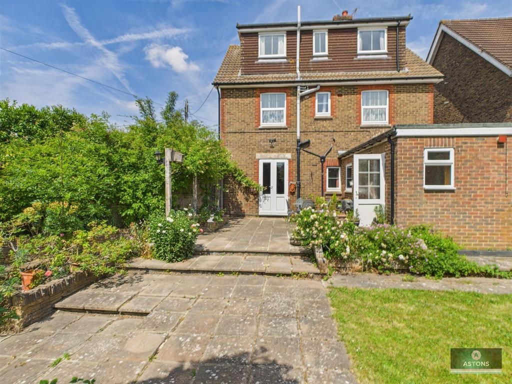 CAM02202 G0-PR0634-STILL015.jpg