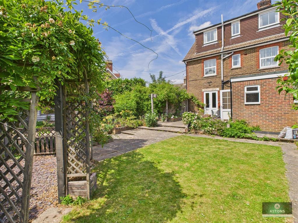 CAM02202 G0-PR0634-STILL016.jpg