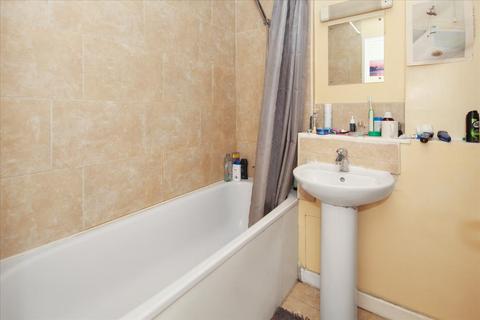 3 bedroom flat to rent, Sweden Gate, Canada Water, Surrey Quays, London, SE16