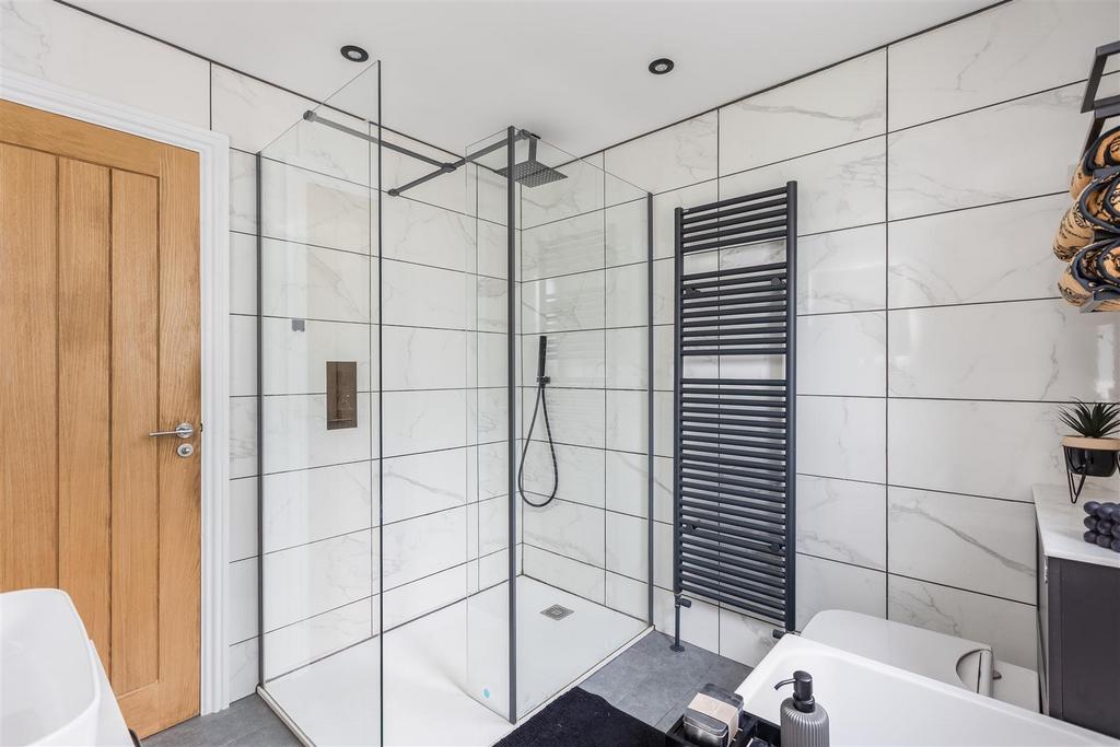 Springfield Lane 15 Bathroom-3.jpg