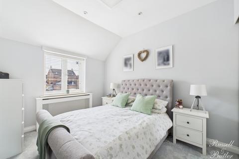 14a Hayes Road, Deanshanger, Milton Keynes, MK19 6HW