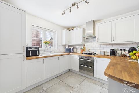 14a Hayes Road, Deanshanger, Milton Keynes, MK19 6HW