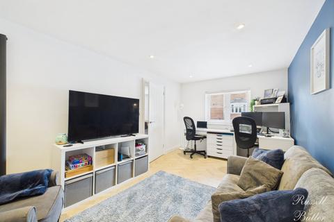 14a Hayes Road, Deanshanger, Milton Keynes, MK19 6HW