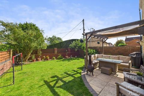 14a Hayes Road, Deanshanger, Milton Keynes, MK19 6HW