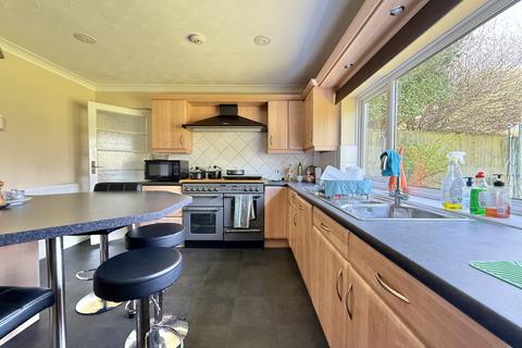 4 bedroom semi-detached house for sale, Chudleigh Road, Alphington, EX2
