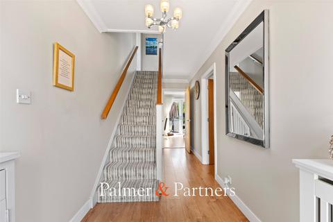 Kezel Clacton Road, Elmstead, Colchester, CO7 7AA