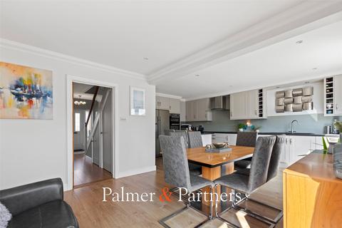 Kezel Clacton Road, Elmstead, Colchester, CO7 7AA