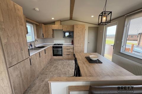 2 bedroom mobile home for sale, Little Haven Retreat, Hasguard Cross, Little Haven , Haverfordwest, Pembrokeshire. SA62 3SJ