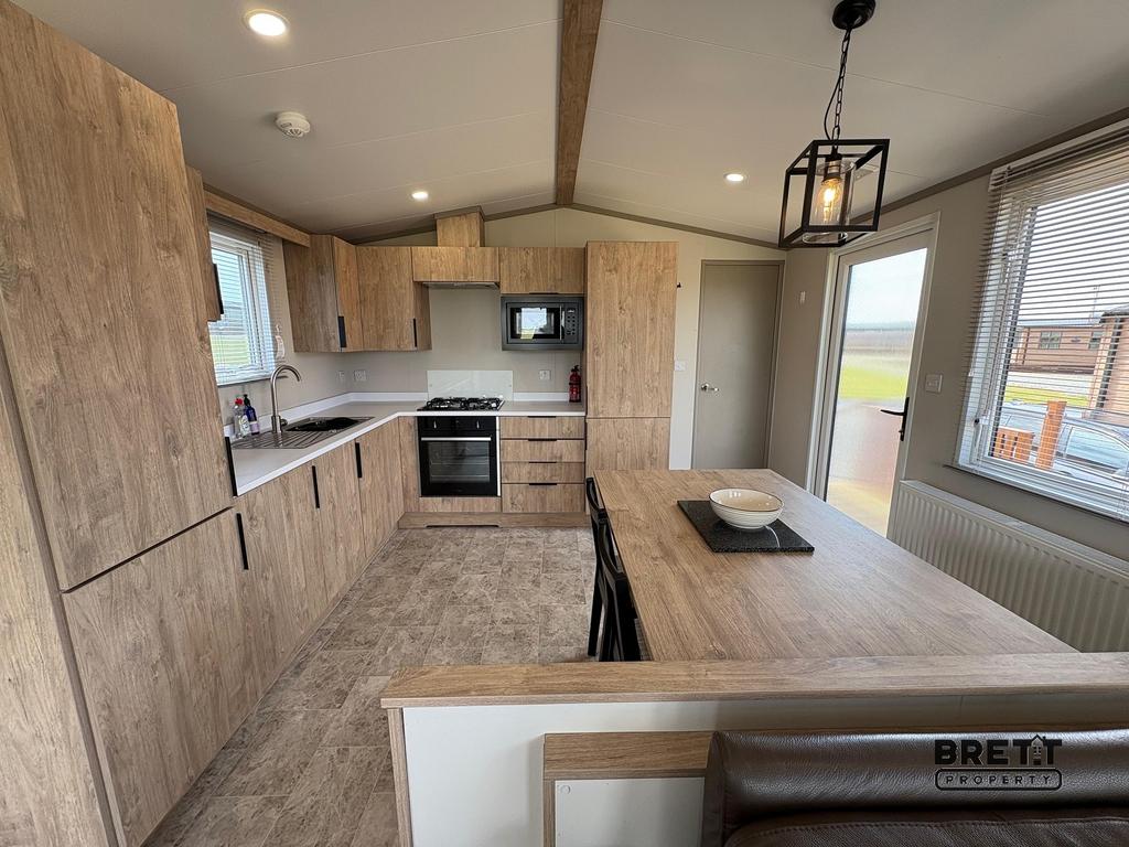 Kitchen/Breakfast Area