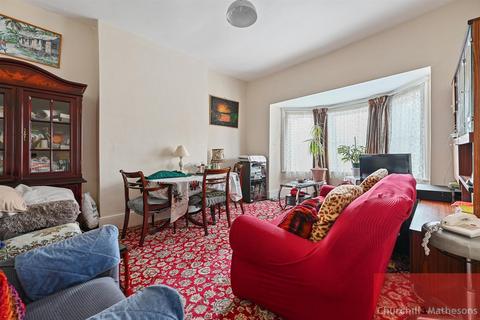 3 bedroom maisonette for sale, St. Albans Road, London, NW10 8