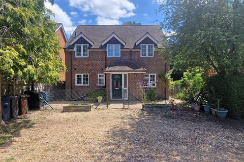 The Hatches, Farnham, Surrey, GU9