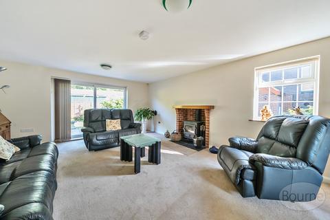 3 bedroom detached house for sale, The Hatches, Farnham, Surrey, GU9