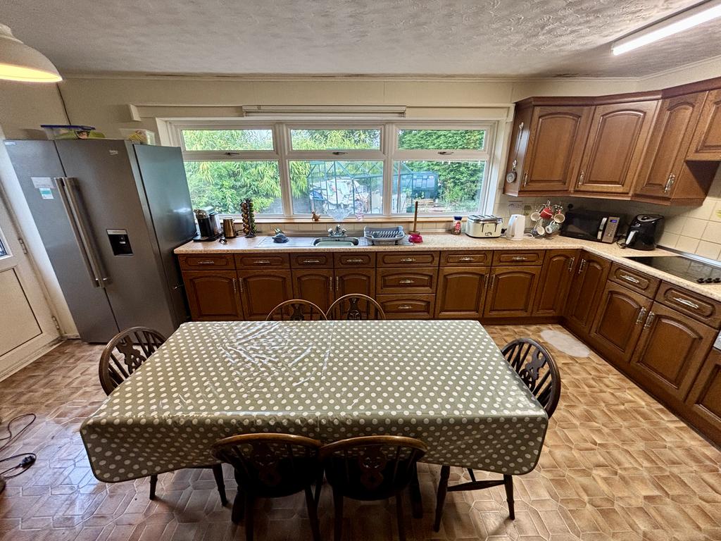 Kitchen (second image)