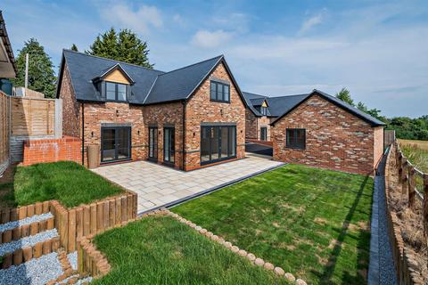 2, Wells Cottage, Wootton Wawen, B95