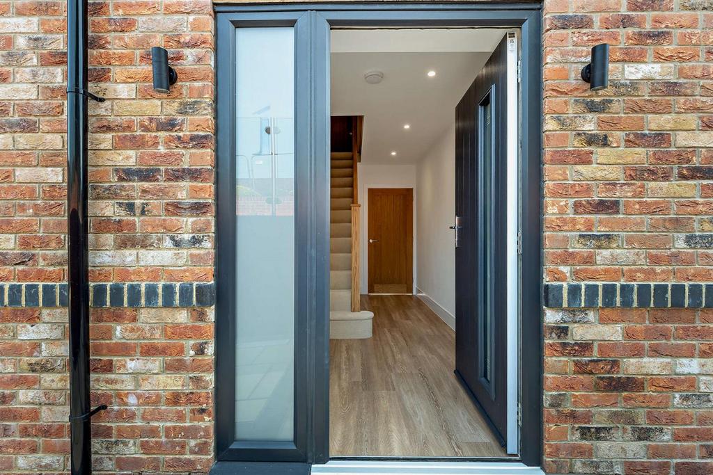 8651678-exterior17-800.jpg